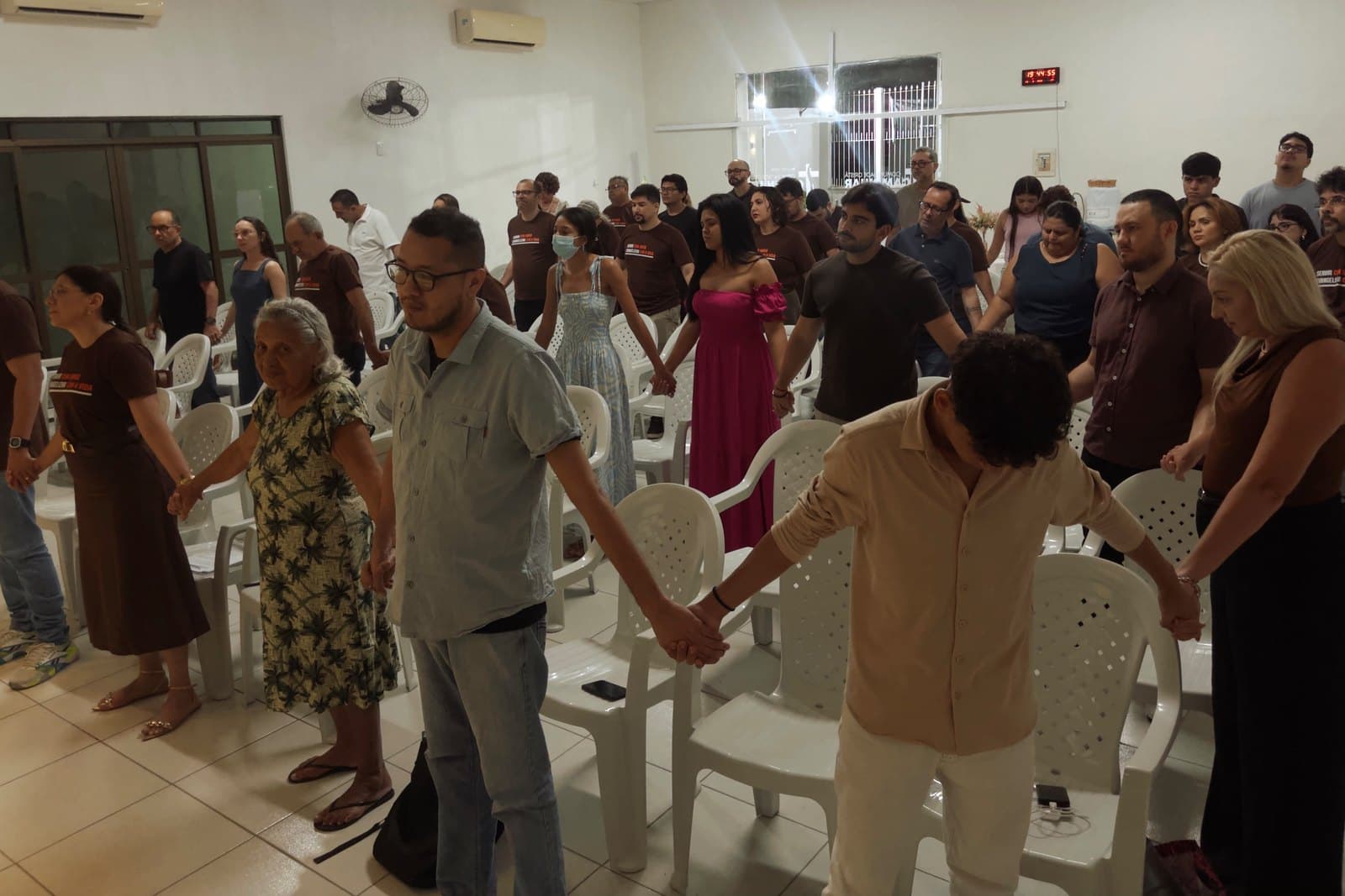 Feijoada da comunidade: Depois do culto matinal e da Santa Ceia